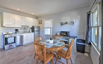 Serene West Cape May Getaway: Walk to Beach!