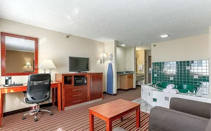 Baymont by Wyndham Bowling Green