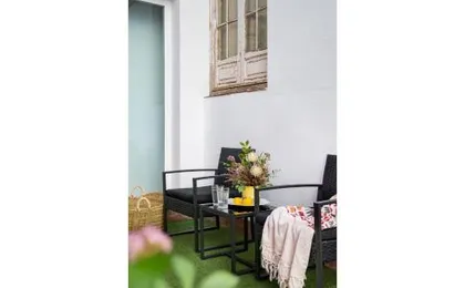 Buen viaje home, patio privado
