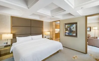 The LA Hotel 新世界伟瑞酒店