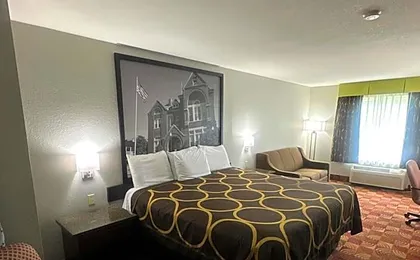 Super 8 by Wyndham Lake of the Ozarks