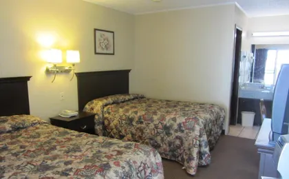 Super 8 by Wyndham Lubbock Civic Center North