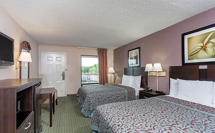 Days Inn by Wyndham Lugoff