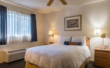 Coral Reef Inn & Suites