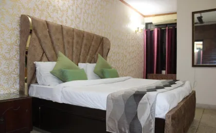 Awasthi Kozi Stays B&B - Closest To Vfs