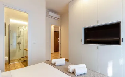 Io Suites