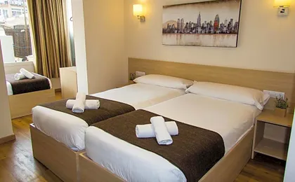 Hostal Barcelona Travel