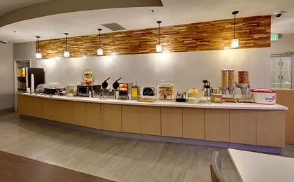 La Quinta Inn & Suites by Wyndham Dallas Love Field
