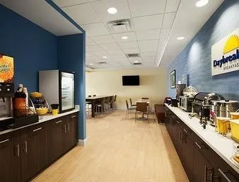 Days Inn & Suites Altoona