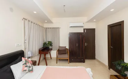 Lakeside Suites