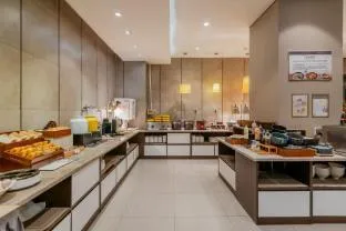 Home Inn Plus Nanjing Longjiang Metro Station Dinghuai Gate Street