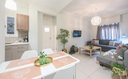 Erythros Boutique Suite by Cloudkeys