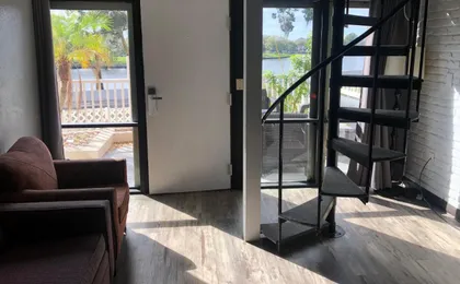 Tarpon Inn
