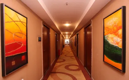 Chengdu Longhu Haibin Hotel