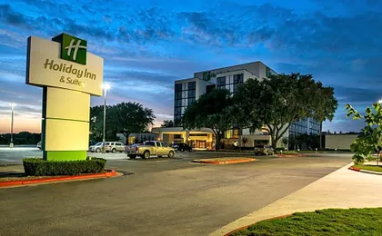 Holiday Inn Hotel and Suites Beaumont-Plaza I-10 & Walden By IHG