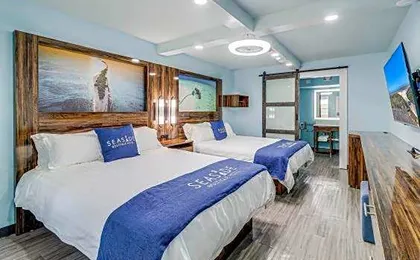Seaside Boutique Hotel, Waves At Your Doorstep