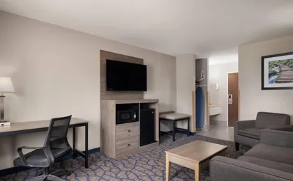 Baymont by Wyndham Waukesha