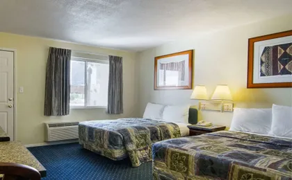 Central Phoenix Hotel