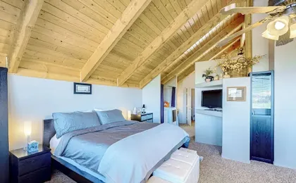 3BR w/ Views, Ping-pong, Deck, & Fireplaces