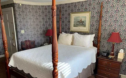 1842 Inn