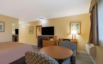 Quality Inn & Suites Medford Airport
