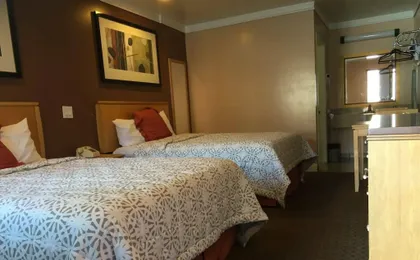 La Casa Inn