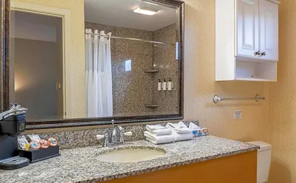 Port Inn and Suites Portsmouth, an Ascend Collection Hotel
