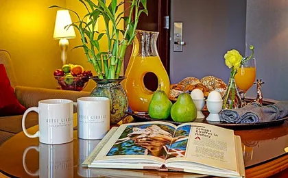 Hotel Giraffe by Library Hotel Collection