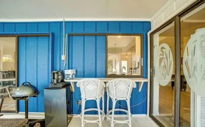 8 Mi Beach: Beautiful Oasis w/ Saltwater Pool