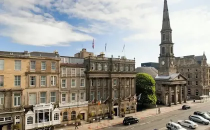 JOIVY Luxury George Street Apartments: Castle Suite