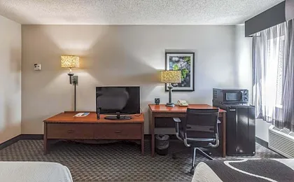 La Quinta Inn & Suites by Wyndham N Little Rock-McCain Mall