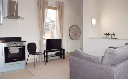Stylish Light-filled 1 Bedroom Flat In Hammersmith