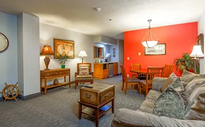 Ramada by Wyndham Sioux Falls Airport - Waterpark & Event Center