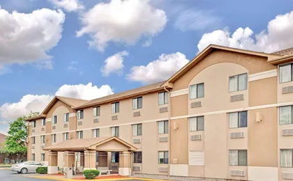 Super 8 by Wyndham Mokena/Frankfort /I-80