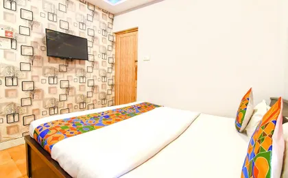 Fabhotel White Palace
