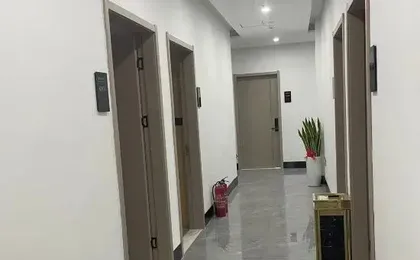 Xiyayuan Hotel (Baishazhou Avenue Fenghuo Village Subway Station)