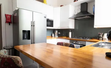 Traditional Apt Close To City Centre & Hampden