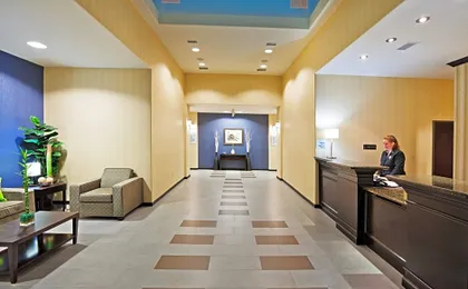 Holiday Inn Express Hotel and Suites Okmulgee By IHG