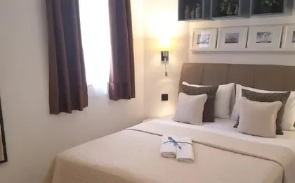 Blue Star Apartment