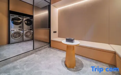 Aike Esports Hotel (Shapingba Railway Station Jinsan Tianjie Store)
