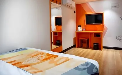 Shell Hotel Shanghai Baoshan Jinqiu Road Shanghai University Metro Station