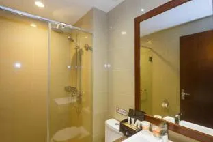 Home Inn Hangzhou Linping Intime City Metro Station