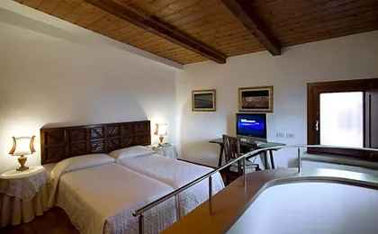 Hotel Columbia