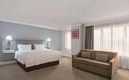 Hampton Inn & Suites Stamford