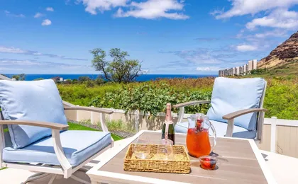 Sleeps 16, 2 Homes Ocean Views, Shared Pool + Gym, Near the Beach Avantstay