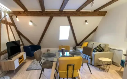 Beauty The Beast - Old Town Cosy Apartments