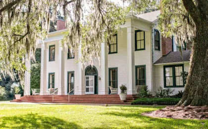 Ball House And Cottages
