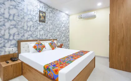 Via Aditya Guest House - Nr. Dasaswamedh Ghat