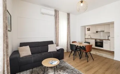 Bay View Apartment