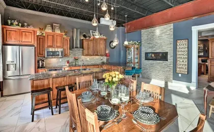 Regal River Retreat in the Heart of Yankton!